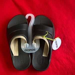 NWT- OOAHH unisex black color